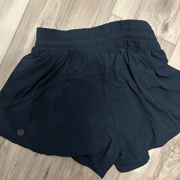 Lululemon Women's Shorts Set (4) - Picture 4 of 6